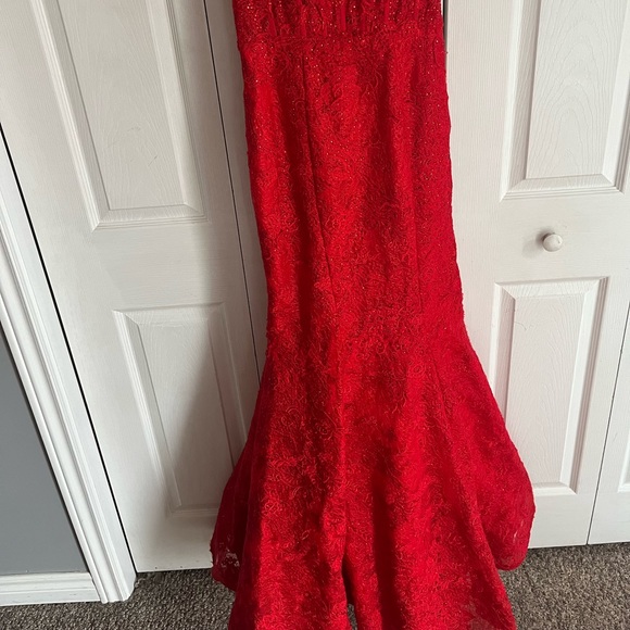 Elle Wilde Prom Dress - Picture 6 of 8